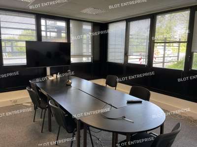 A louer bureaux de 275m² accessibles PMR à Rennes