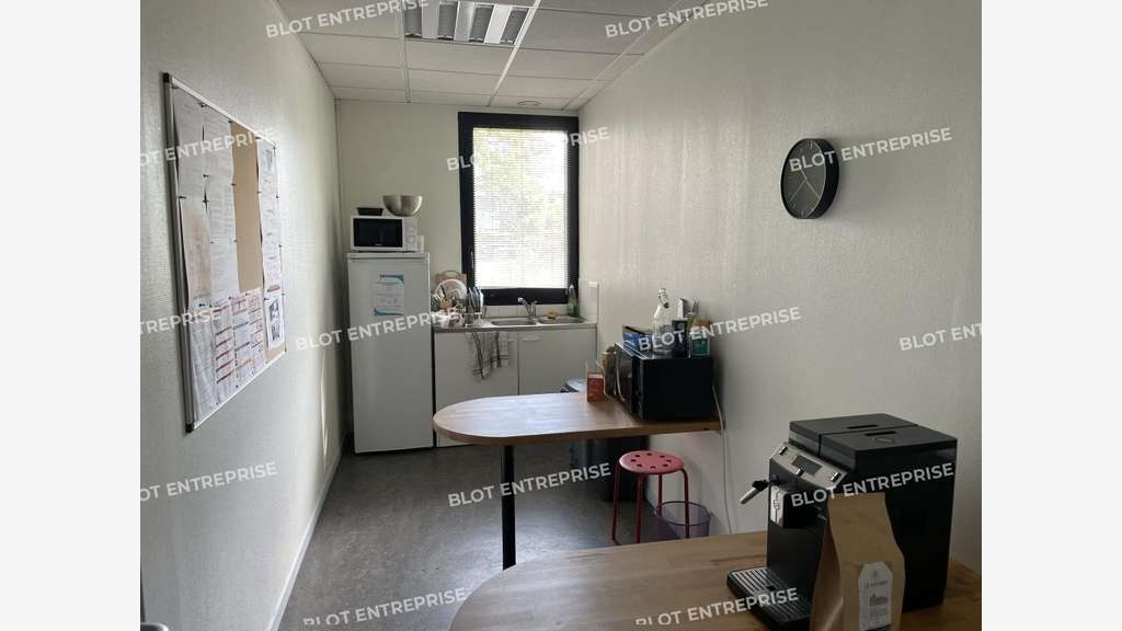 A louer bureaux de 275m² accessibles PMR à Rennes