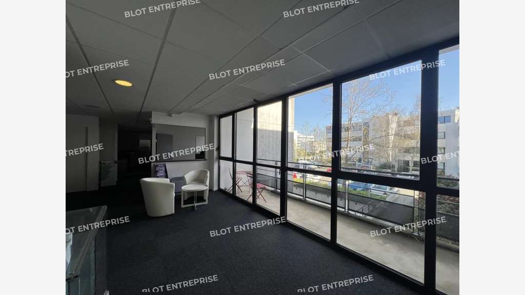 A louer bureaux de 776m² accès PMR à Rennes