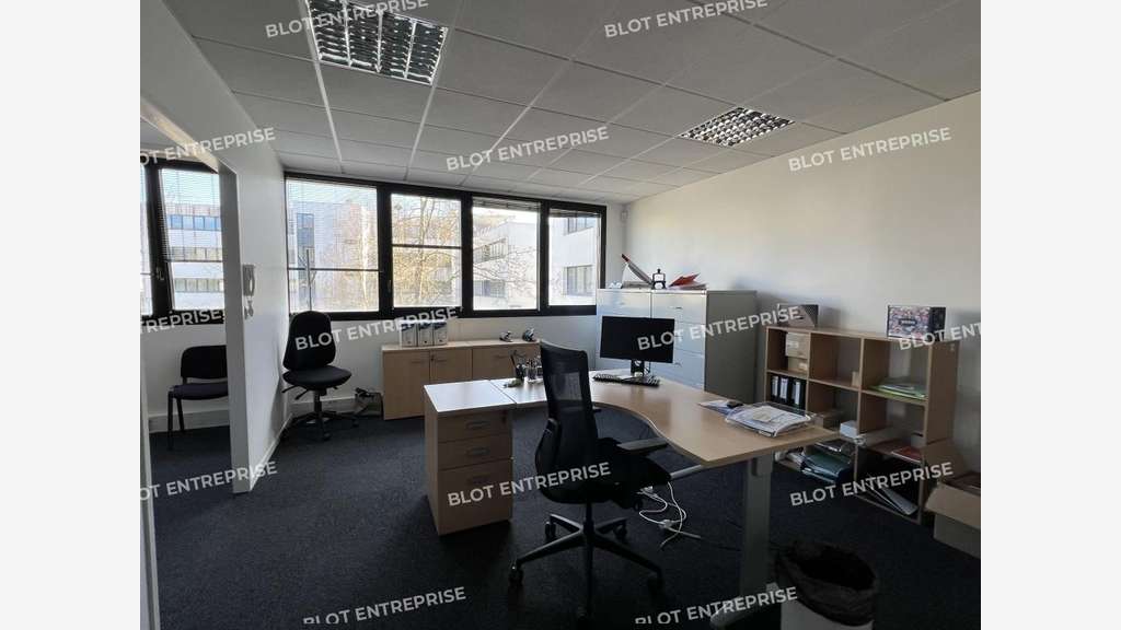 A louer bureaux de 776m² accès PMR à Rennes