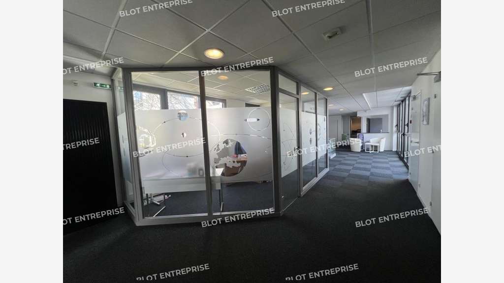 A louer bureaux de 776m² accès PMR à Rennes