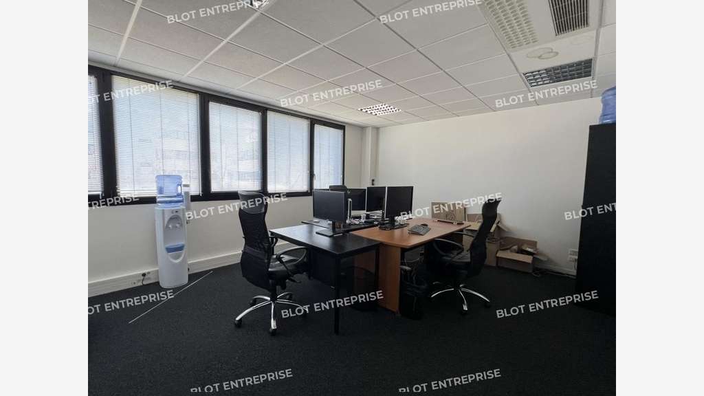 A louer bureaux de 501m² au 1er étage à Rennes
