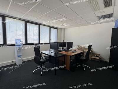A louer bureaux de 501m² au 1er étage à Rennes