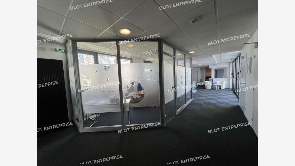 A louer bureaux de 501m² au 1er étage à Rennes