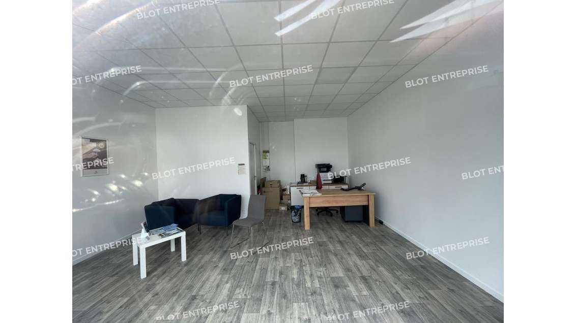 A louer bureaux 74m² divisibles à Rennes Sud