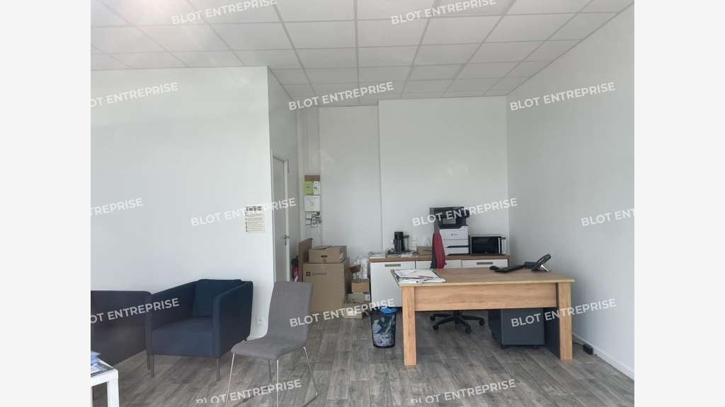 A louer bureaux 74m² divisibles à Rennes Sud