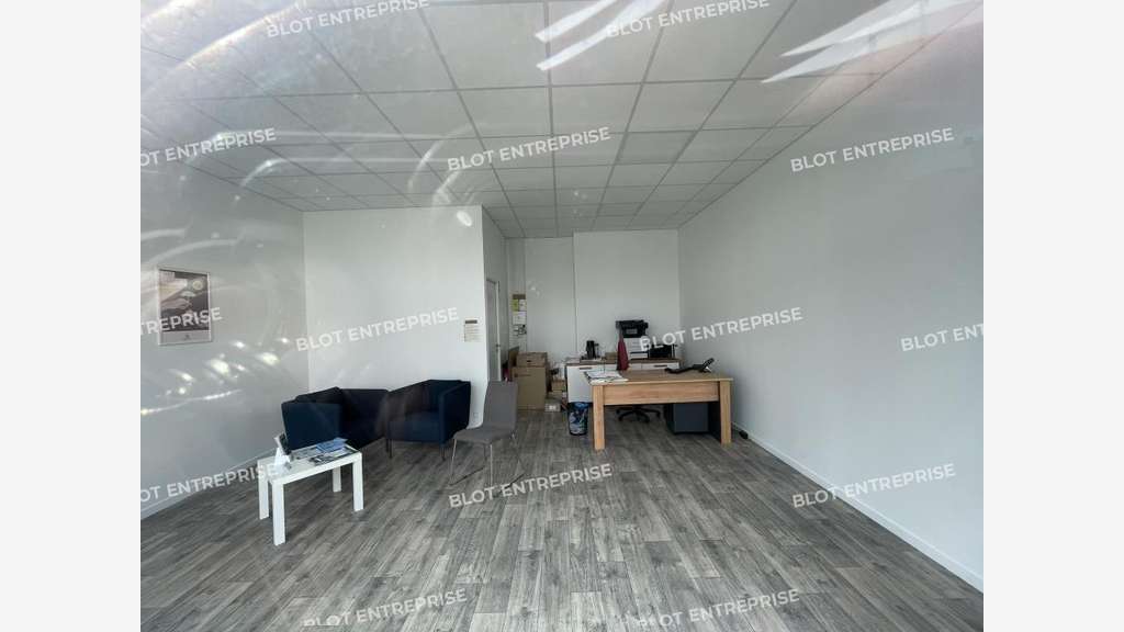 A louer bureaux 74m² divisibles à Rennes Sud