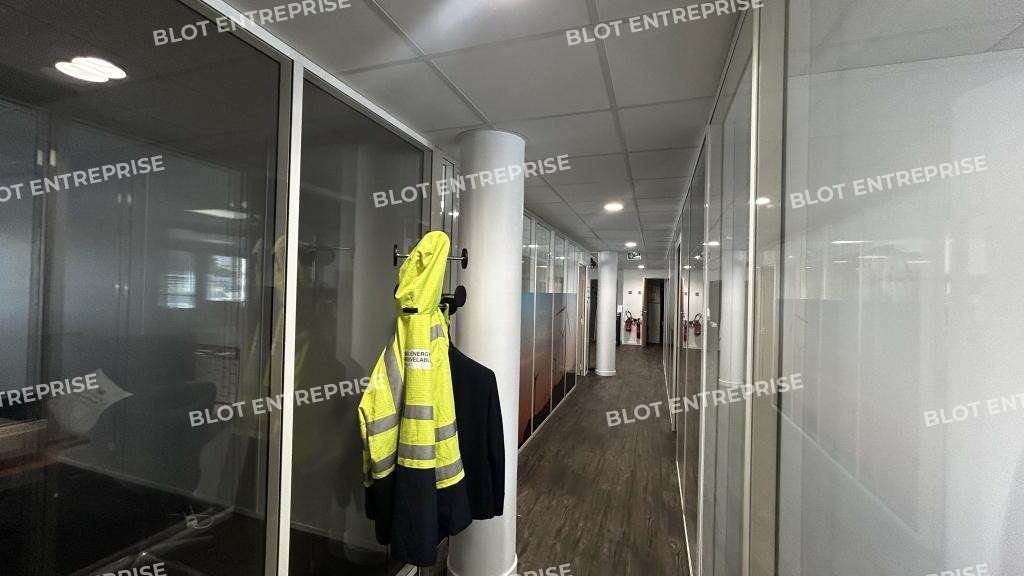 A louer bureaux 222m² métro Fréville à Rennes