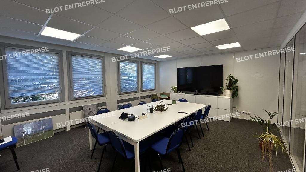 A louer bureaux 222m² métro Fréville à Rennes