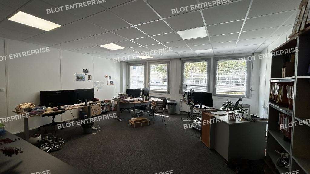 A louer bureaux 222m² métro Fréville à Rennes