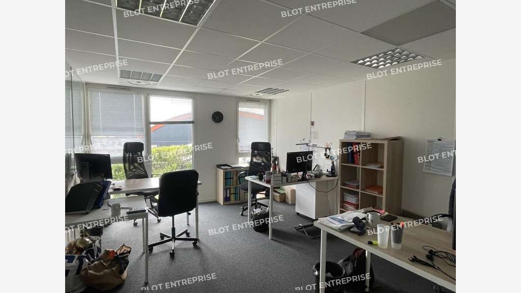 A louer bureaux 355m² ERP PMR à Rennes