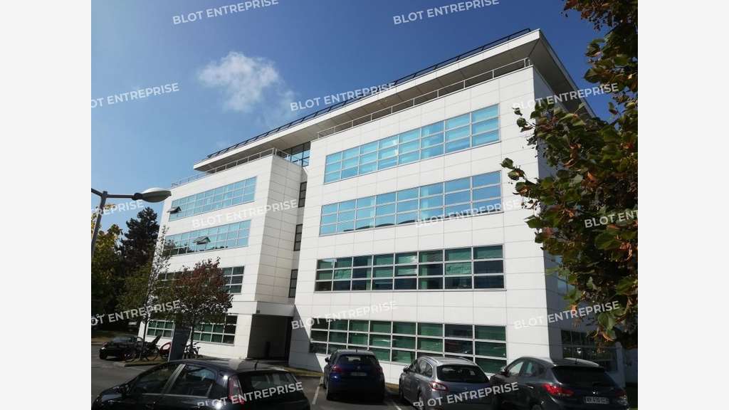 A louer bureaux 475m² RDC à Rennes Cap Nord