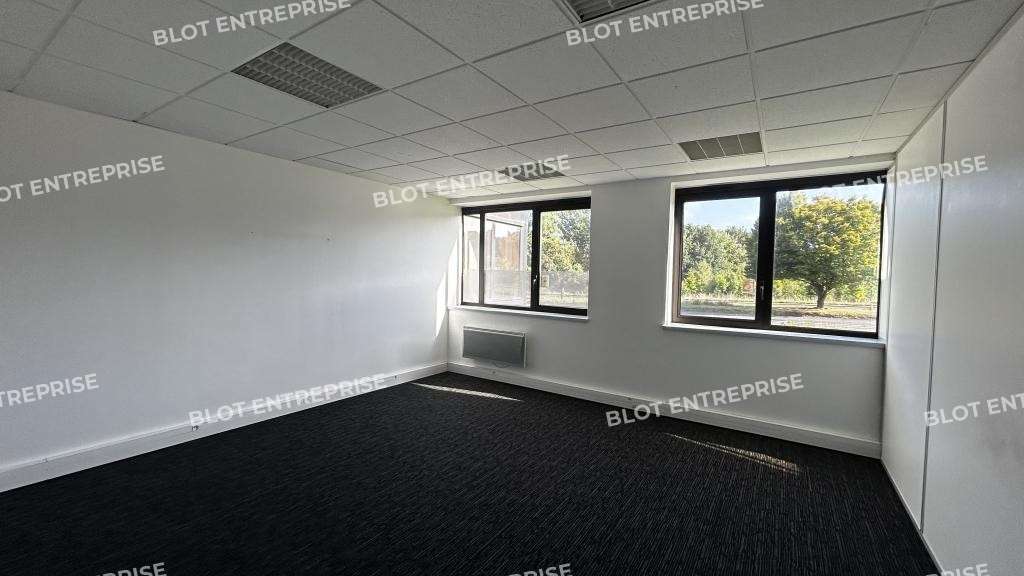 A louer bureaux rénovés 280m² accès PMR à Rennes