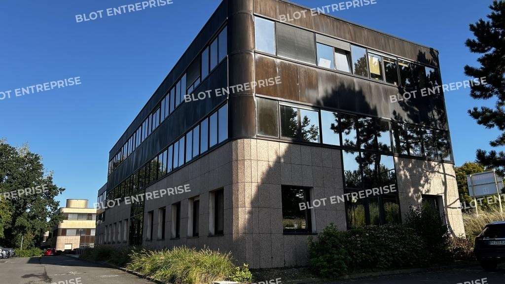 A louer bureaux rénovés 280m² accès PMR à Rennes