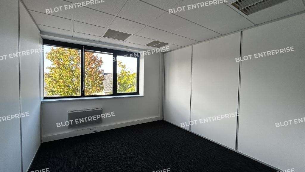 A louer bureaux rénovés 280m² accès PMR à Rennes