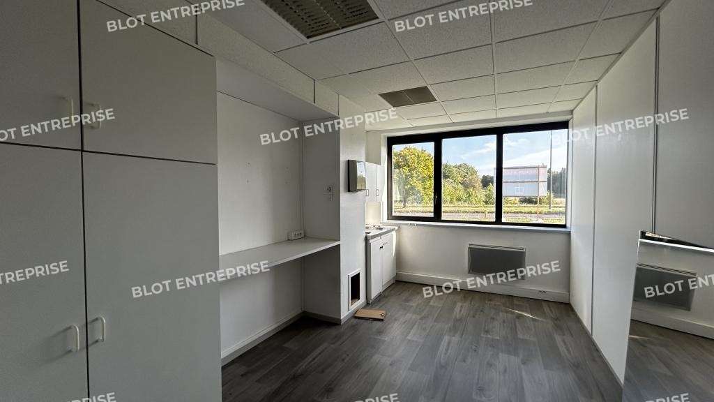 A louer bureaux rénovés 280m² accès PMR à Rennes