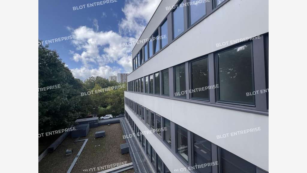 A louer bureaux 666m² à Rennes Av Fréville 