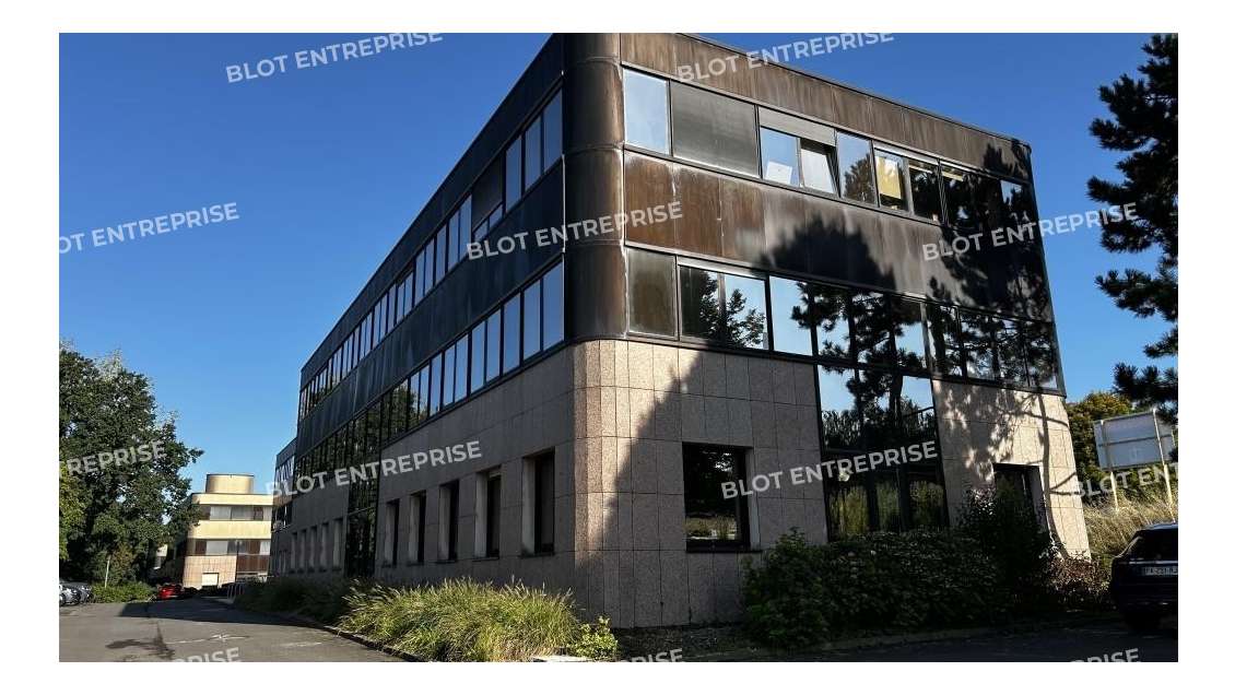 A louer bureaux rénovés 121m² accès PMR à Rennes