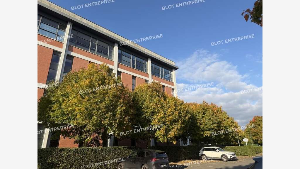 A louer bureaux 300m² Rennes zone Route de Lorient