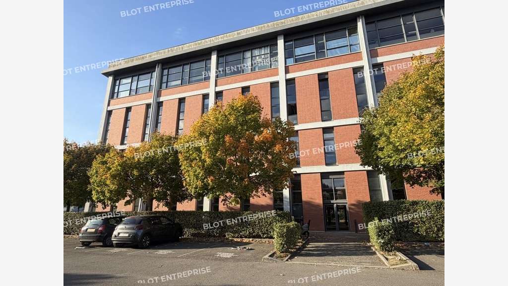 A louer bureaux 300m² Rennes zone Route de Lorient