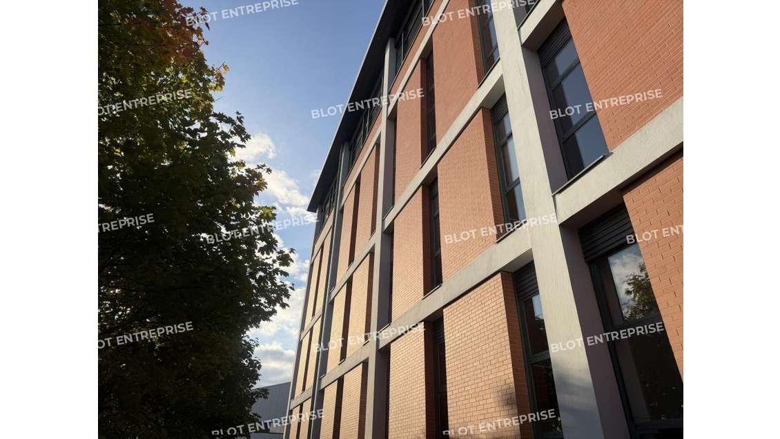 A louer bureaux 300m² Rennes zone Route de Lorient
