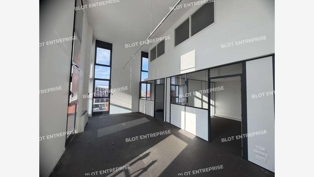 A louer bureaux 300m² Rennes zone Route de Lorient