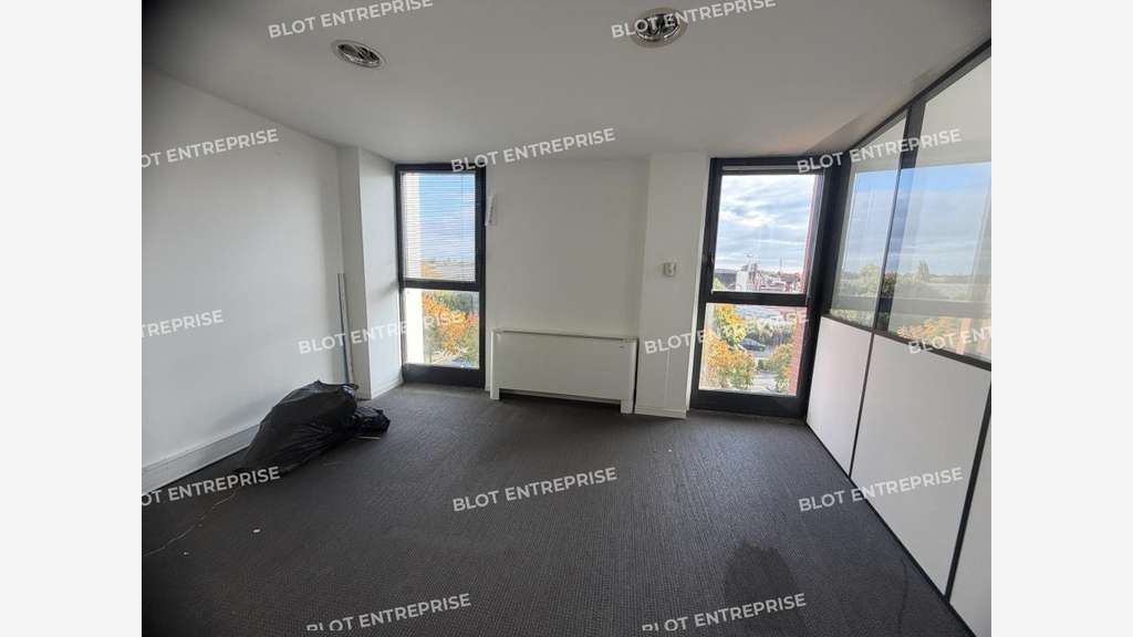 A louer bureaux 300m² Rennes zone Route de Lorient