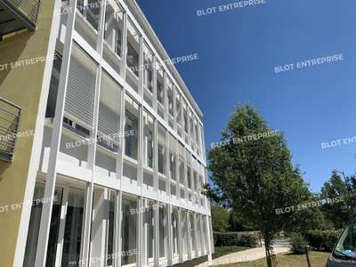 Location bureaux 237m² R+1 à Rennes Champéaux