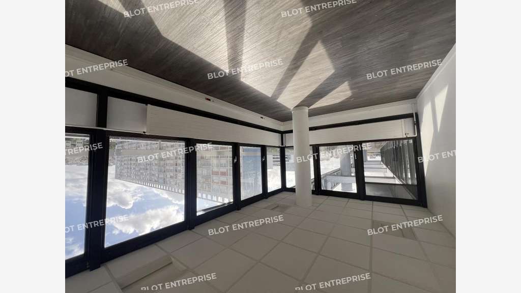 A louer bureaux de 640m² en R+5 à Rennes Colombier