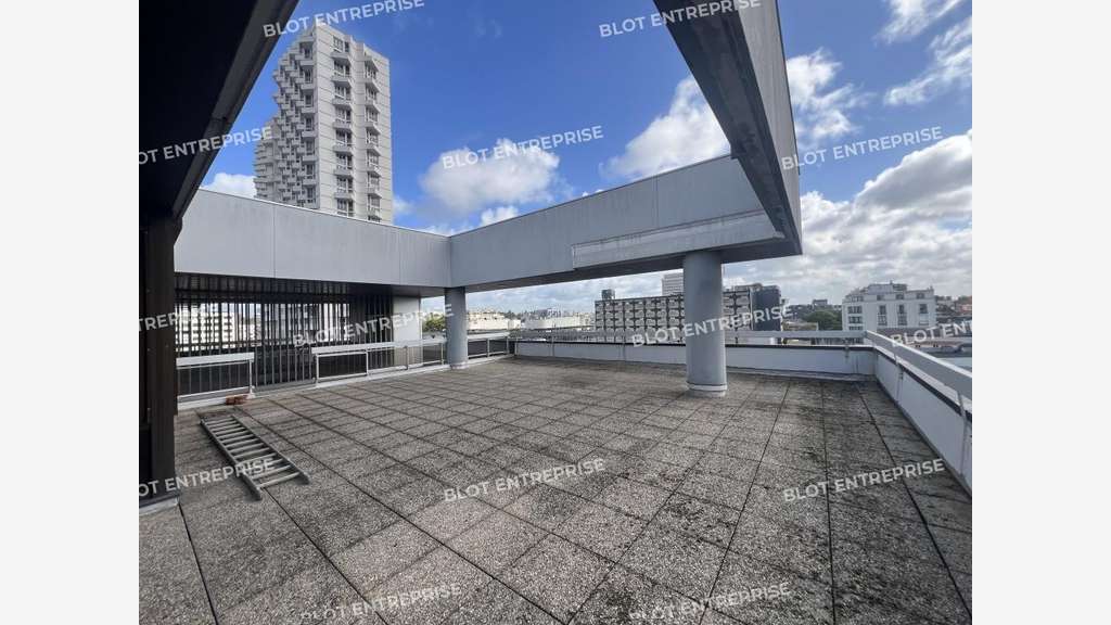 A louer bureaux de 640m² en R+5 à Rennes Colombier