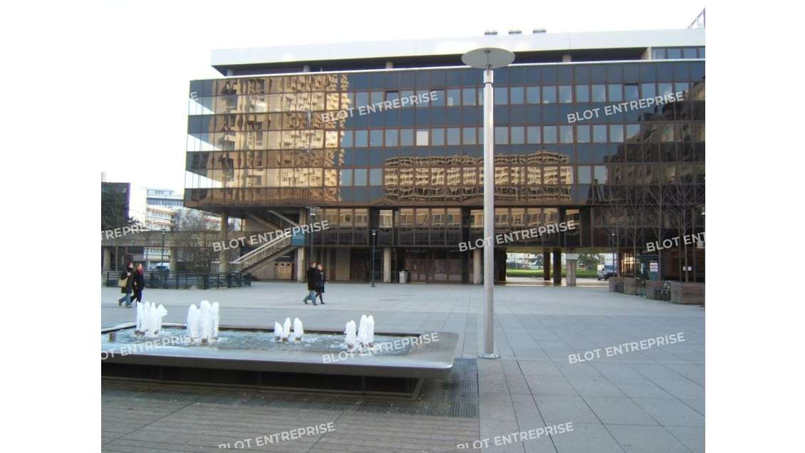 A louer bureaux de 640m² en R+5 à Rennes Colombier