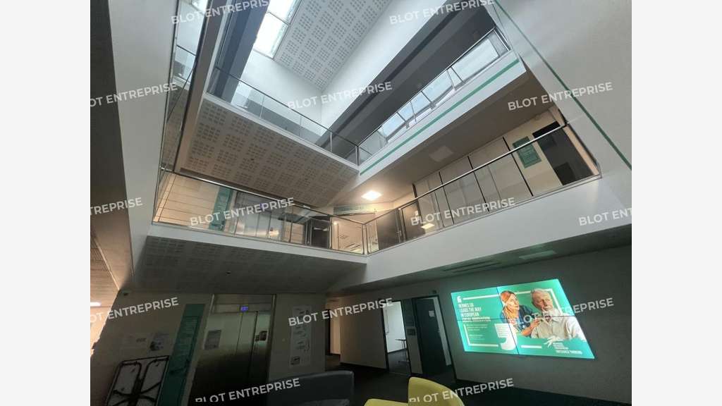 A louer bureaux 2918m² empl stratégique à Rennes