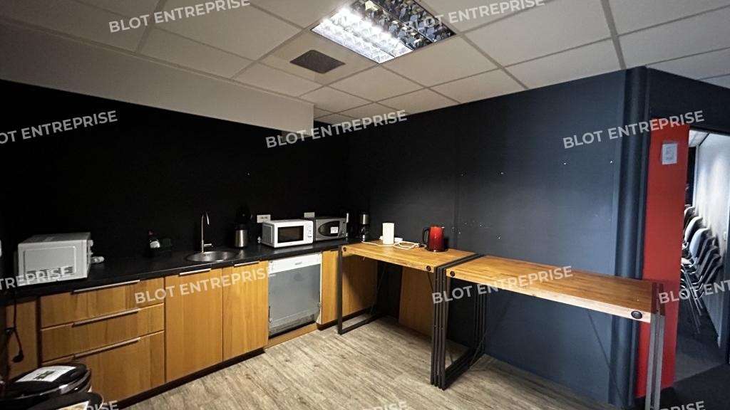A louer bureaux rénovés de 381m² à Rennes