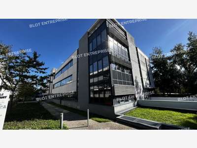 A louer bureaux rénovés de 381m² à Rennes