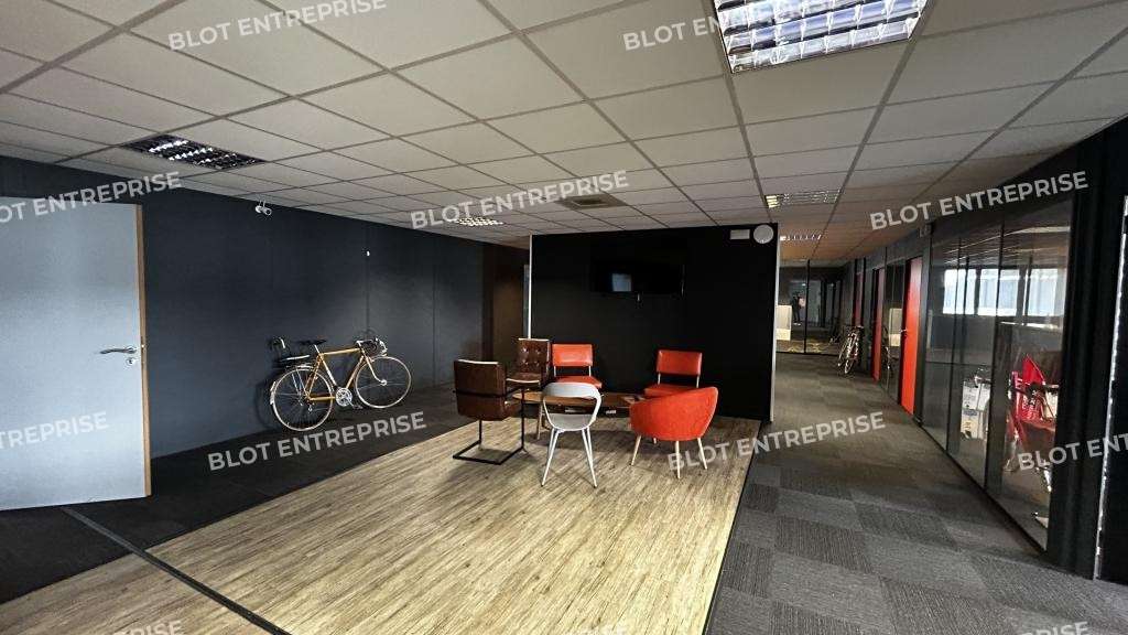 A louer bureaux rénovés de 381m² à Rennes
