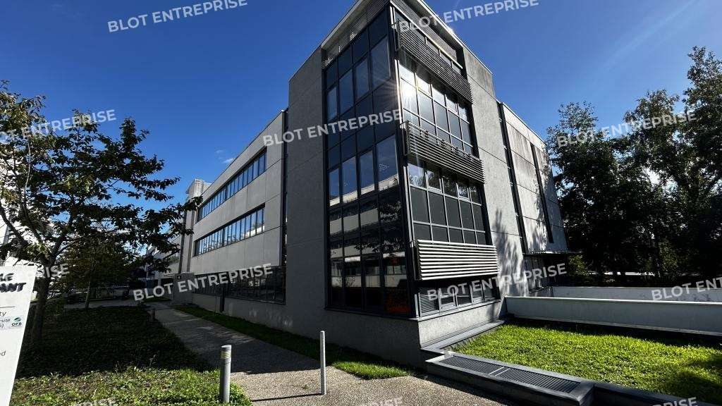 A louer bureaux 345m² accès PMR et parkings Rennes