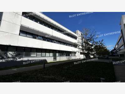 A louer bureaux 345m² accès PMR et parkings Rennes