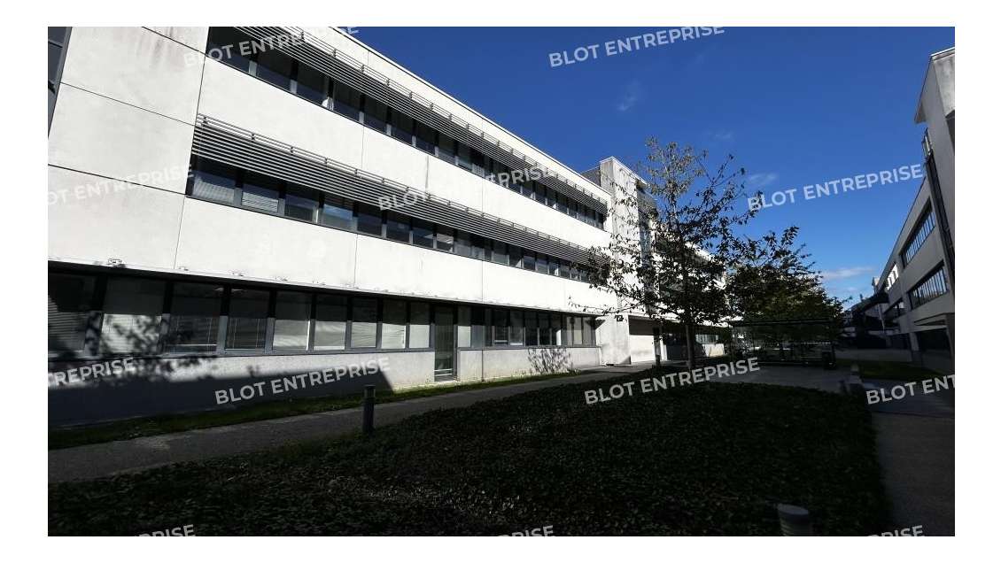 A louer bureaux 345m² accès PMR et parkings Rennes
