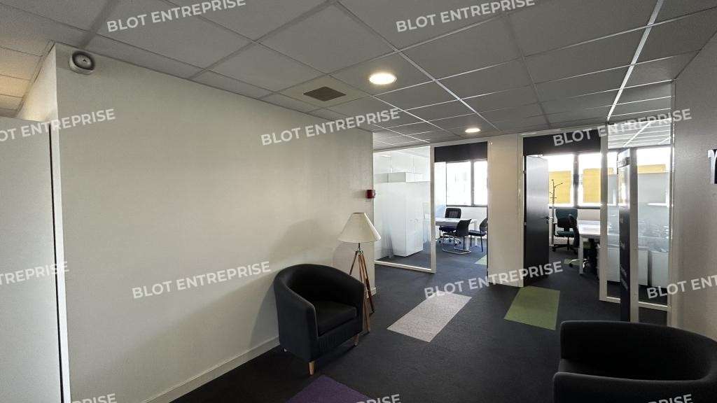 A louer bureaux 345m² accès PMR et parkings Rennes