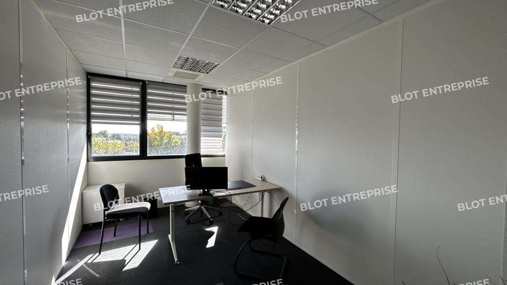 A louer bureaux 345m² accès PMR et parkings Rennes