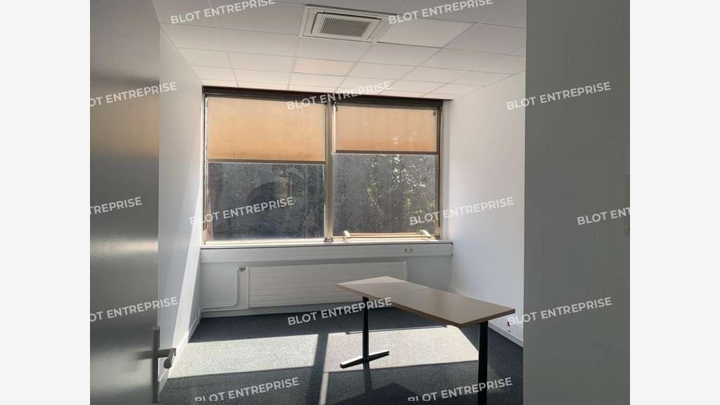A louer bureaux 430m² à Rennes Métro Gros Chêne