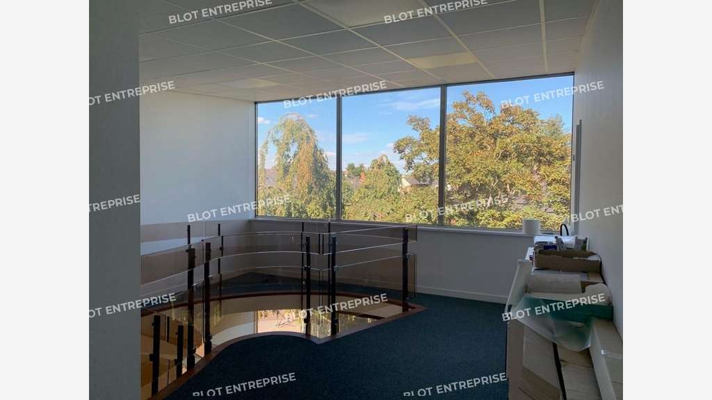 A louer bureaux 430m² à Rennes Métro Gros Chêne