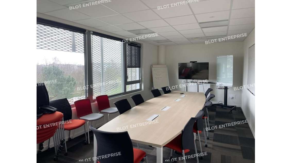 A louer bureaux de 270m² au 4ème étage à Rennes