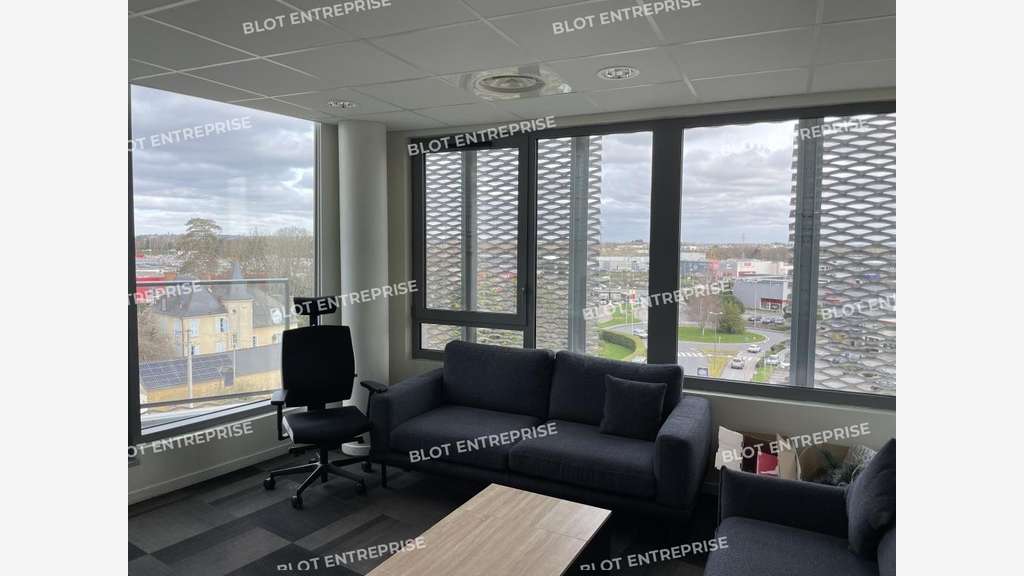 A louer bureaux de 270m² au 4ème étage à Rennes
