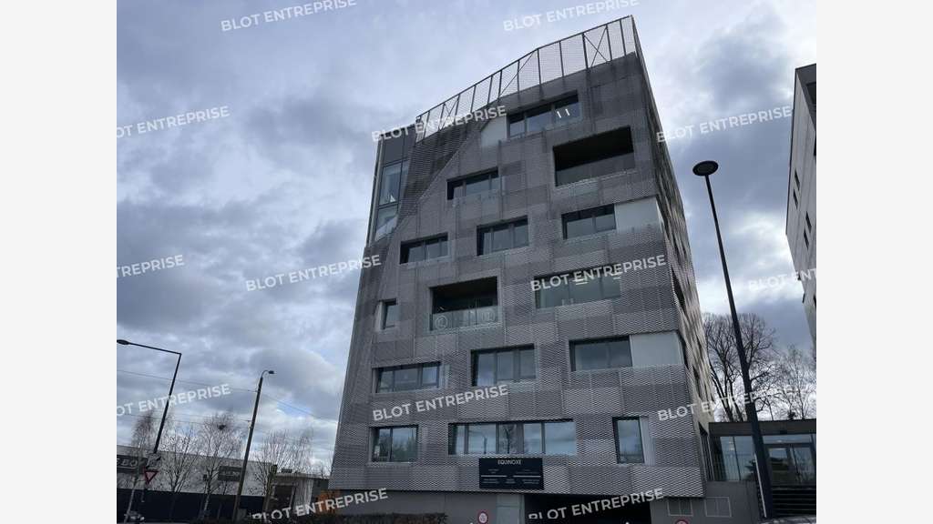A louer bureaux de 270m² au 4ème étage à Rennes