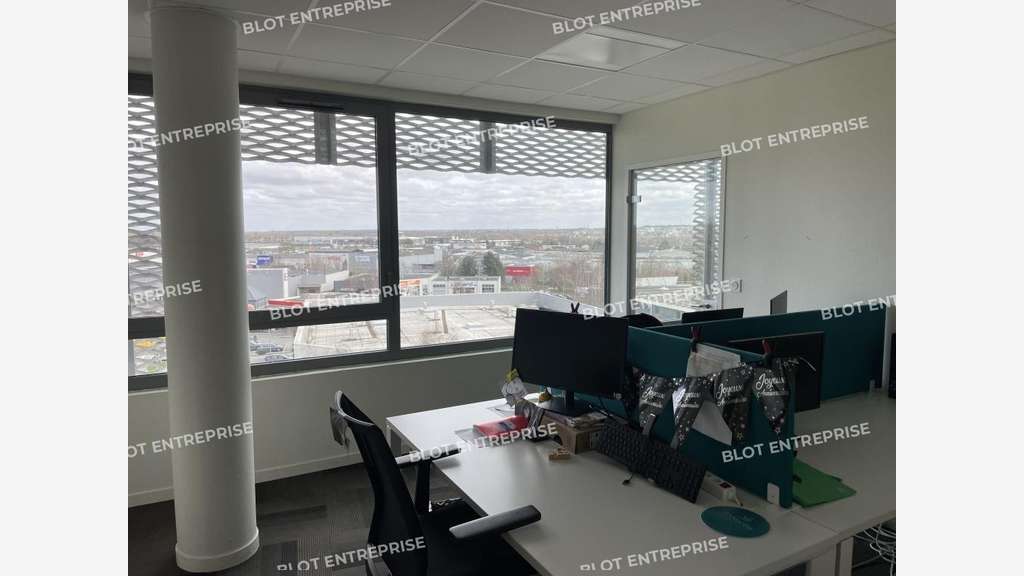 A louer bureaux de 270m² au 4ème étage à Rennes