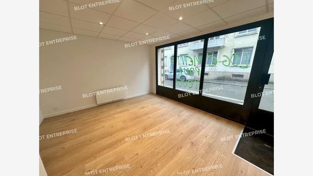 A louer bureaux rénovés 87m² à Rennes Thabor