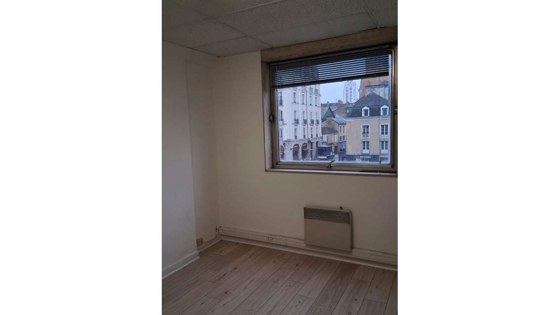 A louer bureau 27m² à Rennes Duguay Trouin