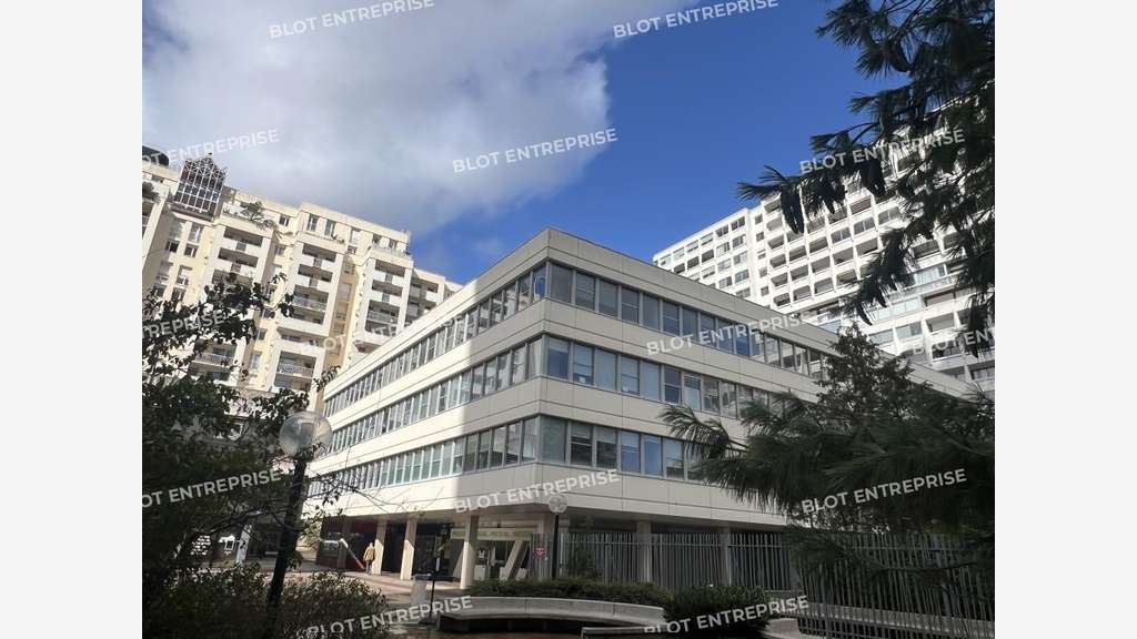 A louer bureaux rénovés 661m² accès PMR à Rennes