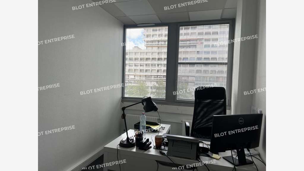 A louer bureaux rénovés 661m² accès PMR à Rennes